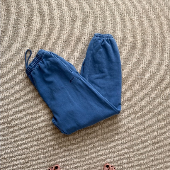 Aritzia Hoodie and Sweatpants - Picture 7 of 10